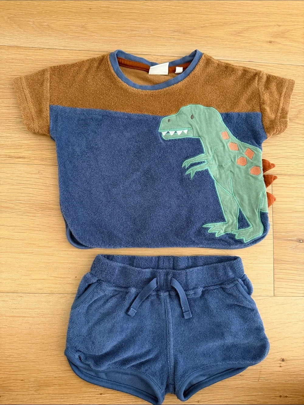 JoJo Maman Bébé Dinosaur Toweling 2-Piece Set 12–18M